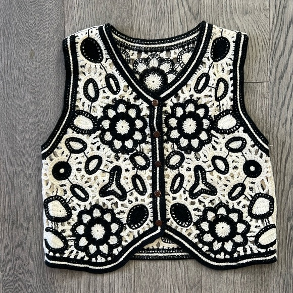 🌼SHEIN🌼 Floral Crochet Knit Boho Sweater Vest, One Size - Picture 2 of 8